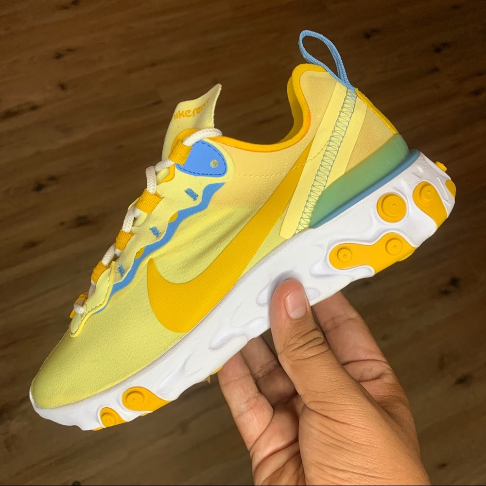 Nike Womens React Element 55 Bicycle Yellow